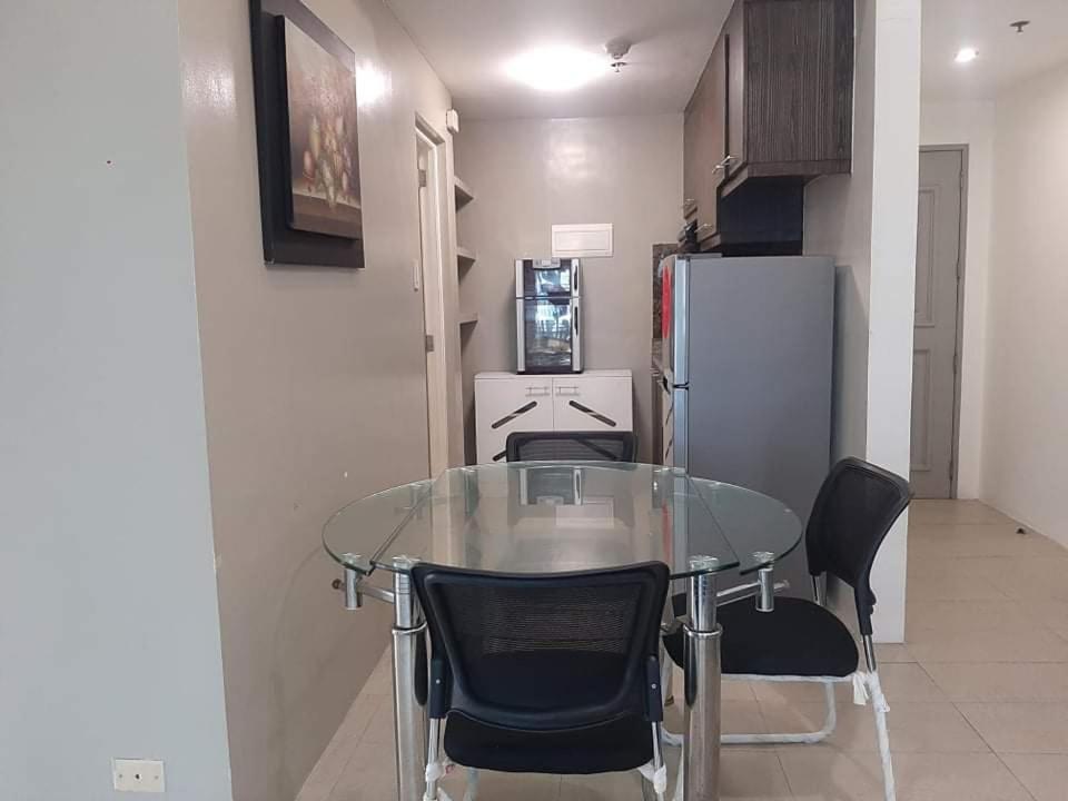 Spacious 2 Bedroom Unit With Pool Manila Exteriér fotografie